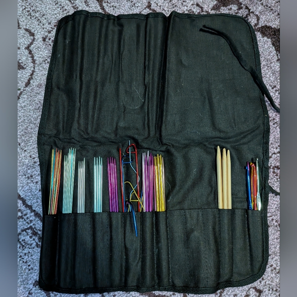 Colorful Knitting Needle Set in Black Case